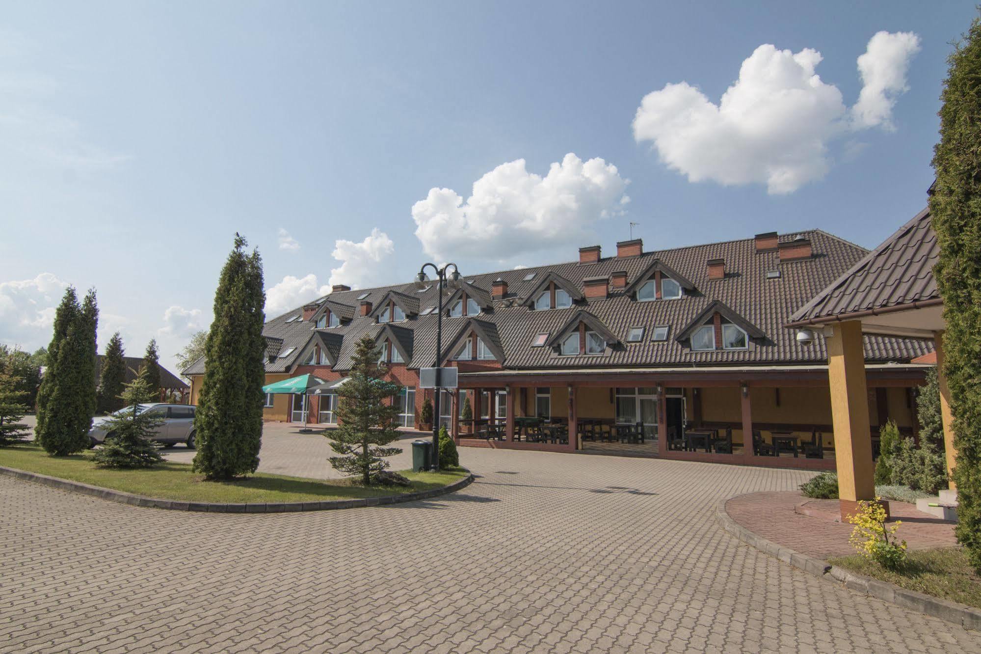 Holiday Stary Folwark Exterior photo
